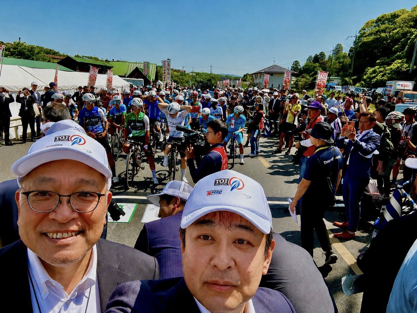 同会派の北川たかし議員と