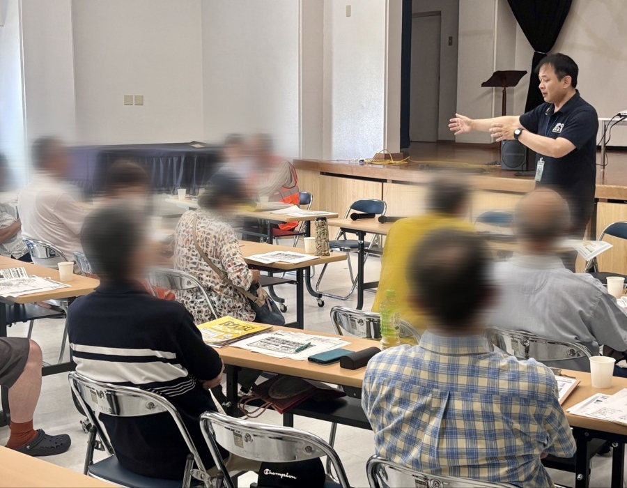 講義をしている様子の写真